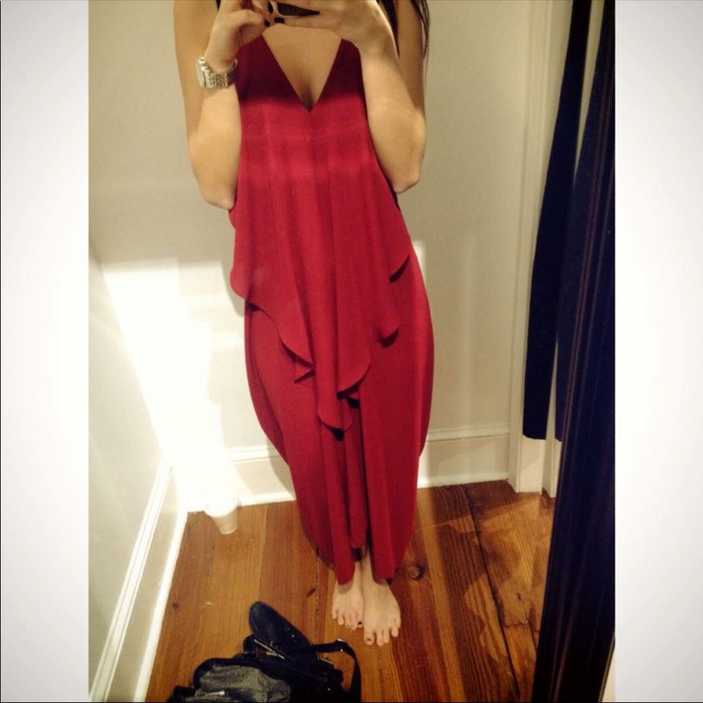 super cute maroon chiffon maxi dress